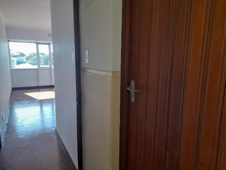 To Let 1 Bedroom Property for Rent in Pinelands Western Cape